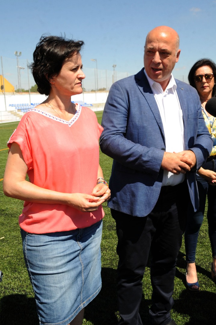 fotovisitapresidencialcamppfutbolvillanuevadelduque03